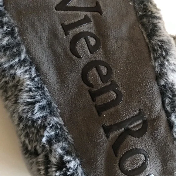 Slippers - Picture 3 of 3